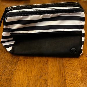 Lululemon makeup case